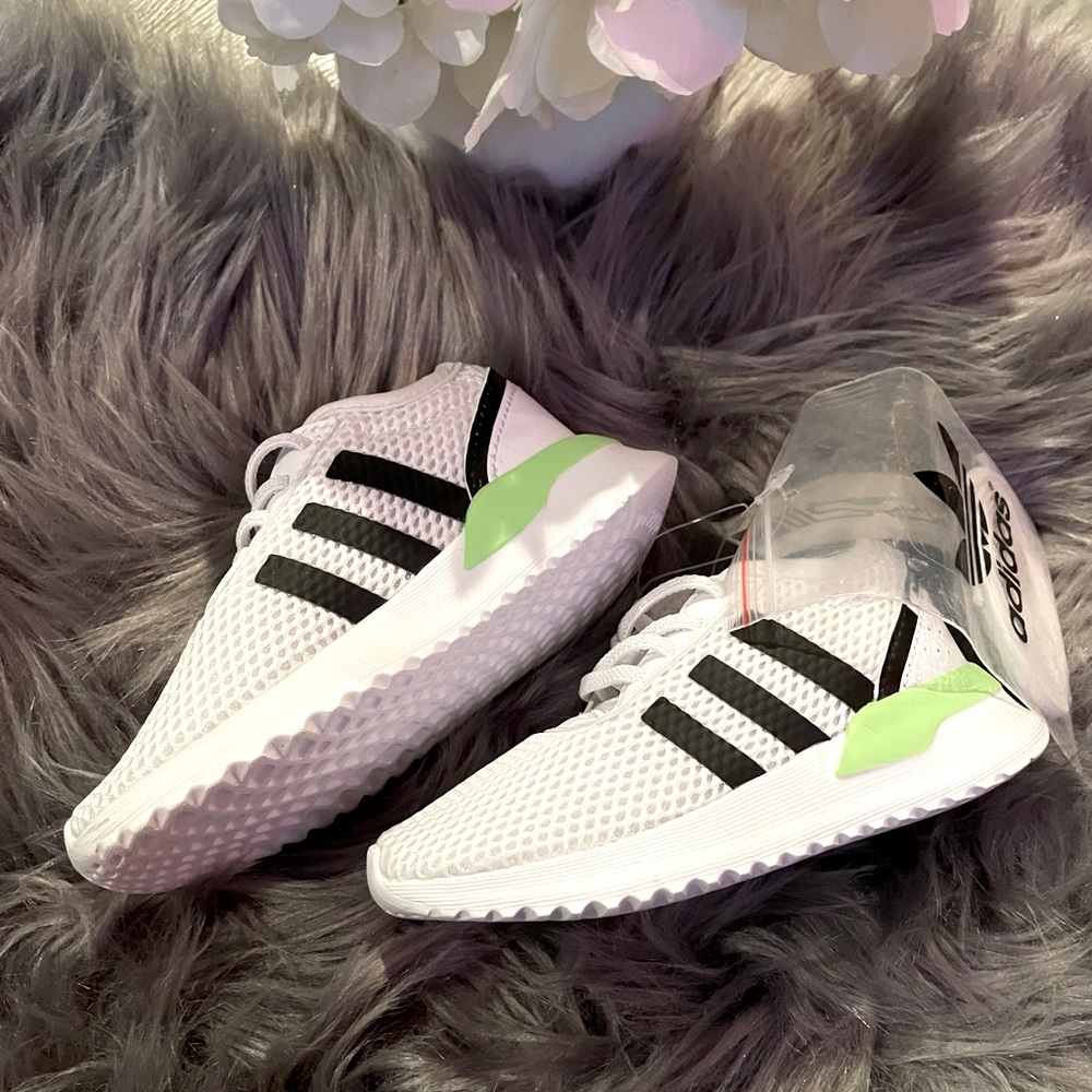 Toddler Adidas size 6